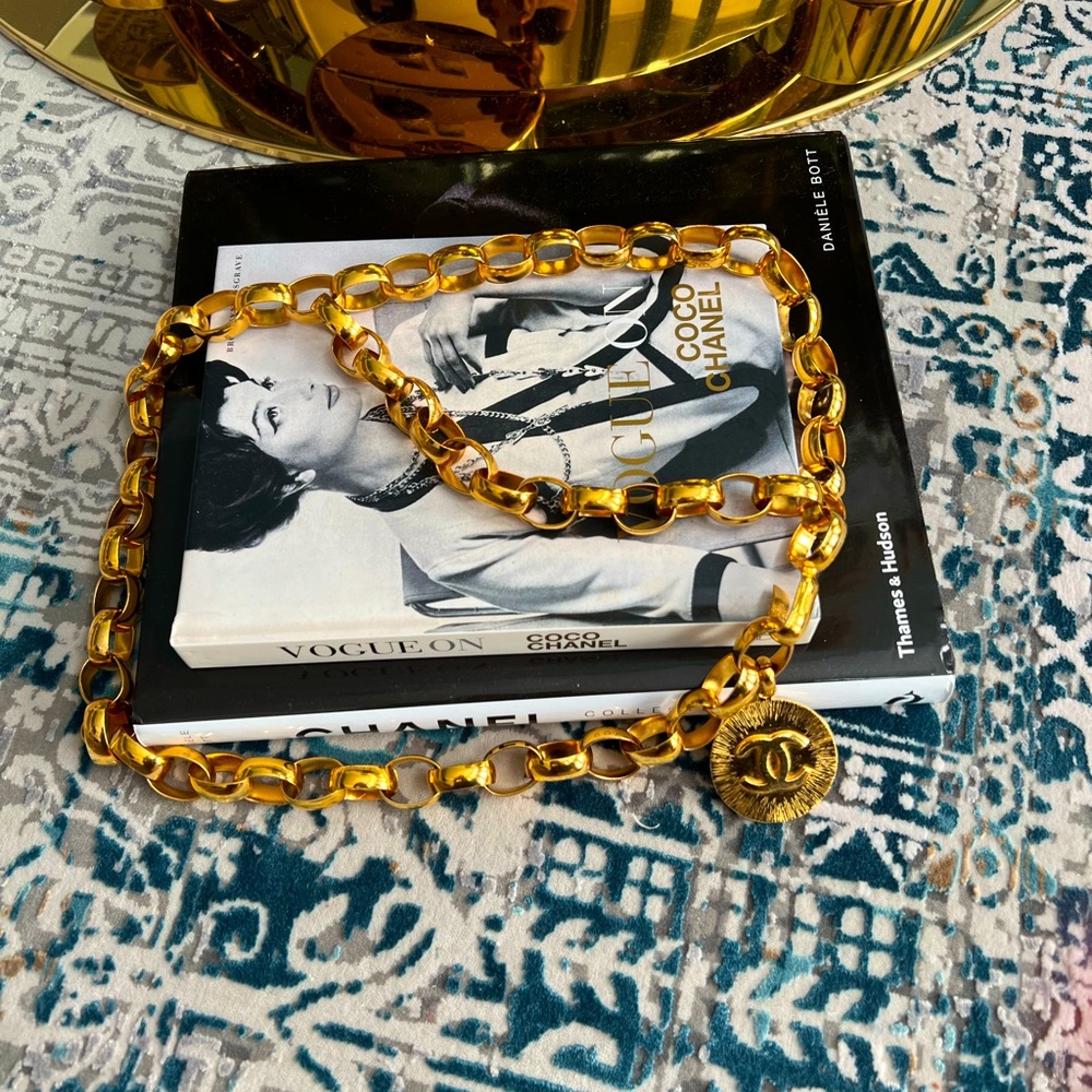 VINTAGE CHANEL BELT